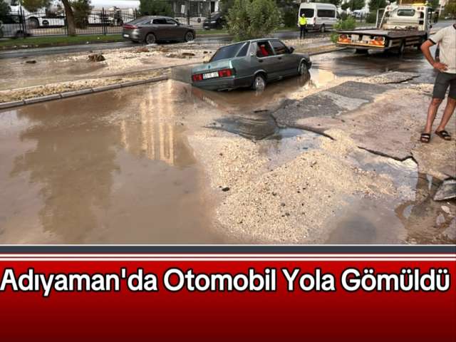 Otomobil Yola Gömüldü