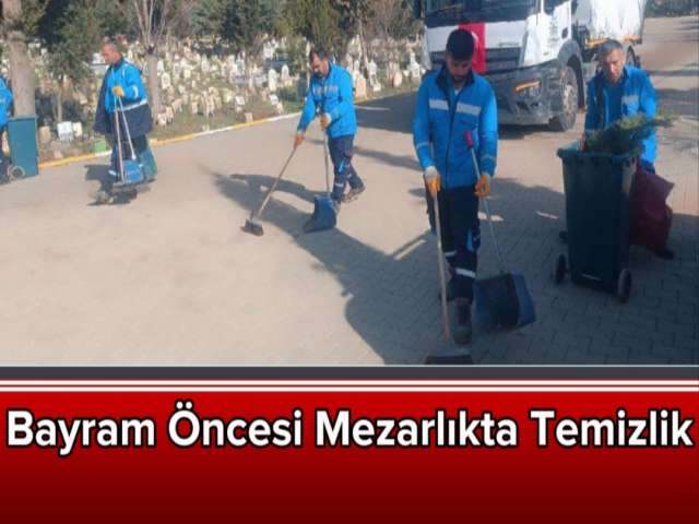 Mezarlıkta Bayram Temizliği